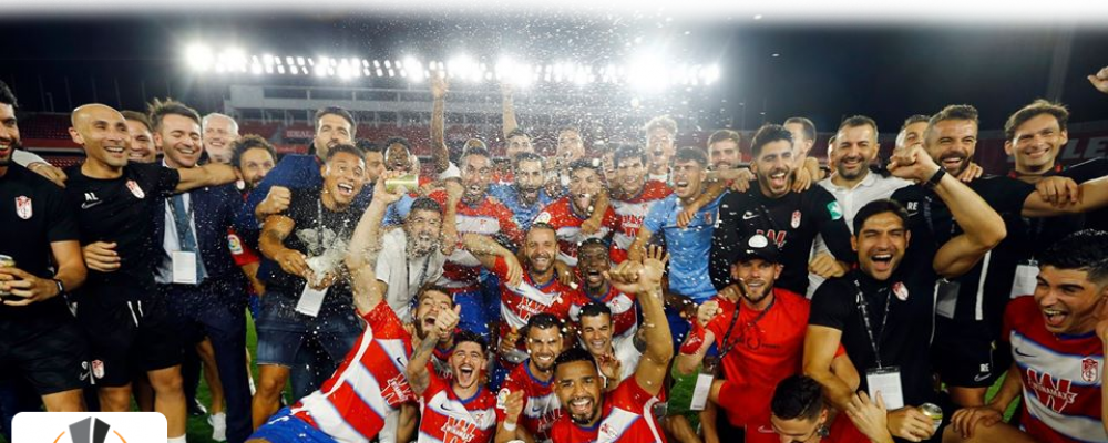 Triangle y Center’s Auto, orgullosos patrocinadores del Granada C.F., celebran su clasificación para la Europa League.